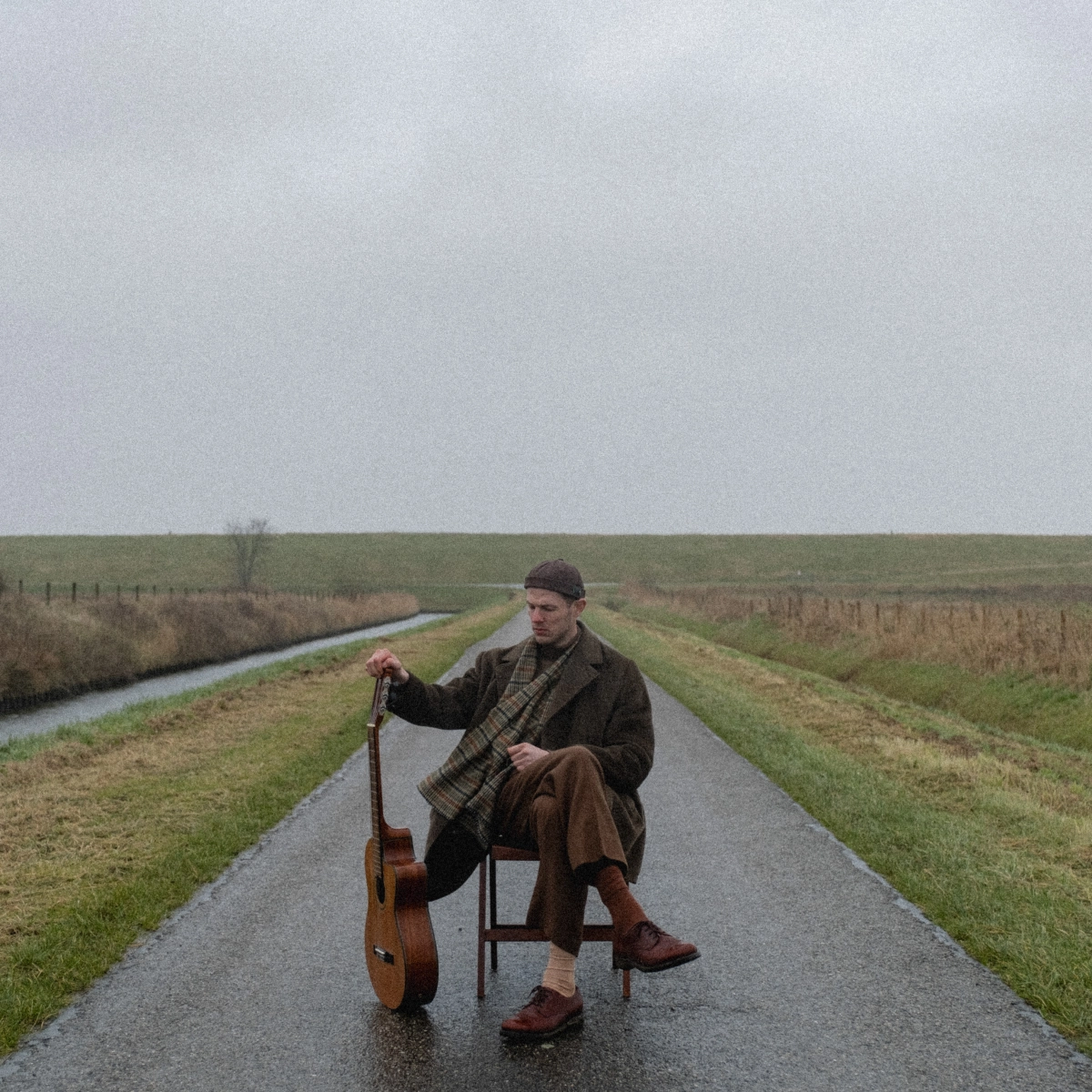 UP: J.M. Baccus, DOLLhUIS + Lis Luna